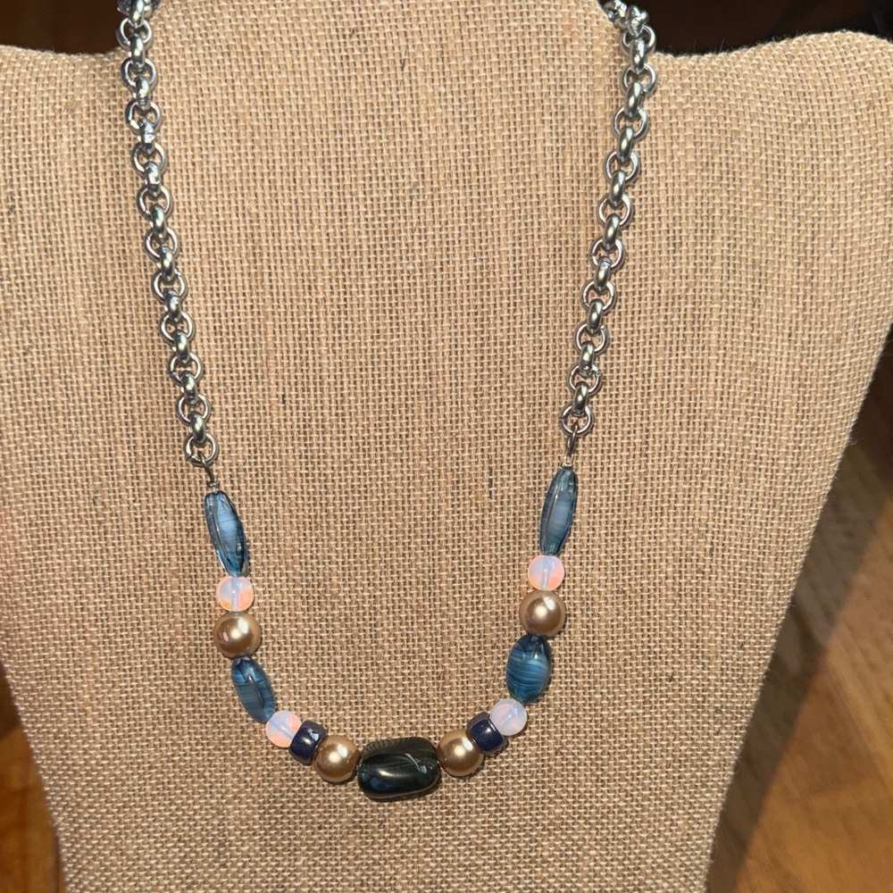 Sabika blue/white Beaded Necklace winter 2023.  New‎